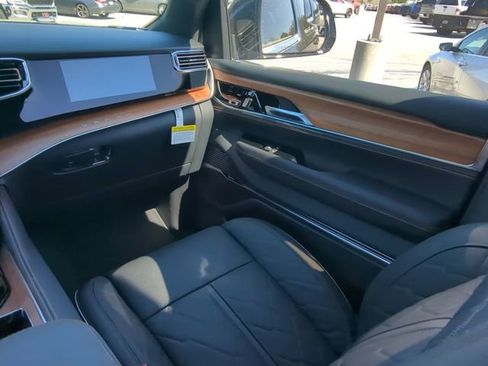 New 2024 Jeep Grand Wagoneer Series III image 18