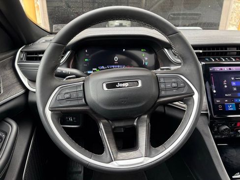 Used 2024 Jeep Grand Cherokee Limited 4xe image 30