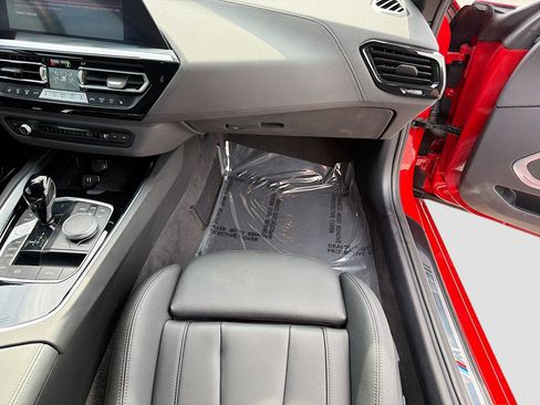 Certified 2025 BMW Z4 sDrive30i image 17