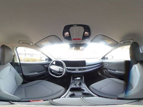 Used 2025 Kia K4 LXS image 44