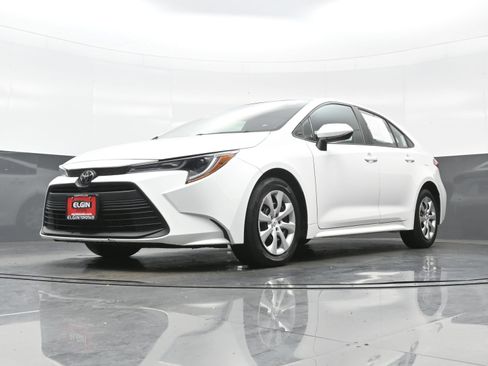 Used 2024 Toyota Corolla LE FWD image 25