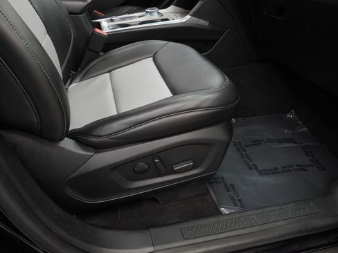 Used 2022 Ford Explorer XLT w/ Equipment Group 202A image 53