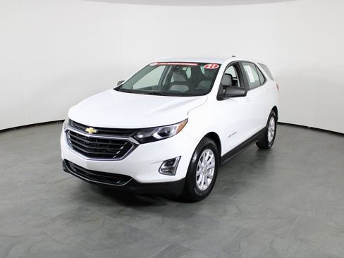 Used 2021 Chevrolet Equinox LS image 2