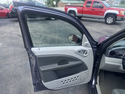 Used 2007 Chrysler PT Cruiser FWD image 13
