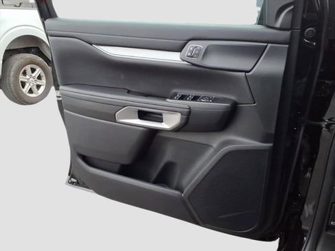 New 2025 Ford Ranger Lariat w/ FX4 Off-Road Package image 9