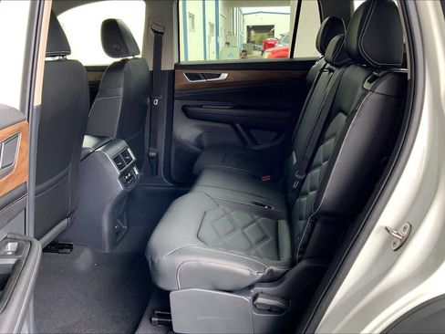 New 2026 Volkswagen Atlas SE FWD image 19
