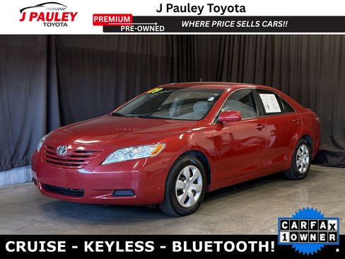 Used 2009 Toyota Camry LE image 1