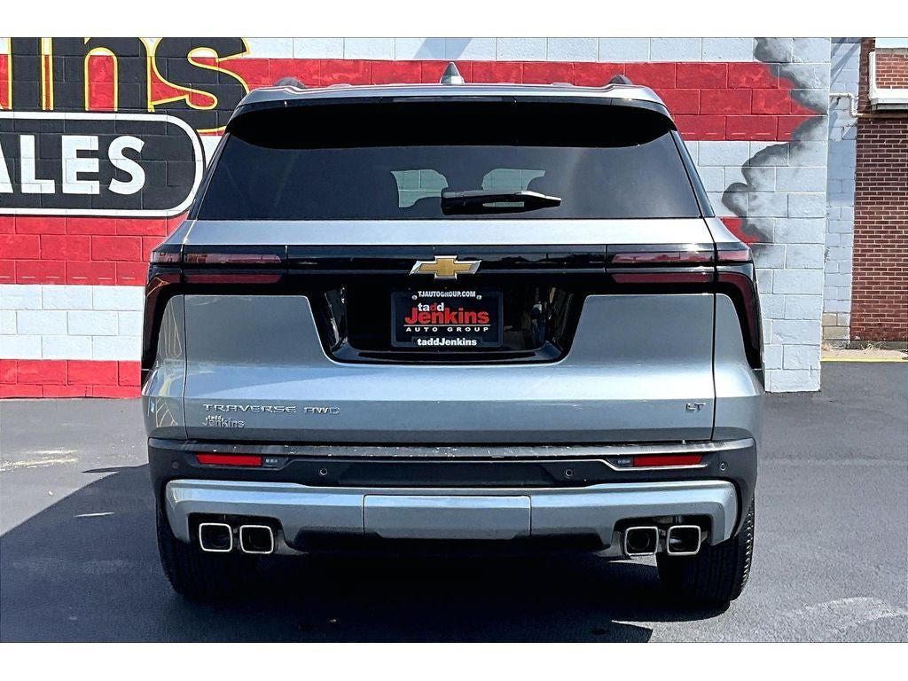 Used 2024 Chevrolet Traverse LT AWD/4WD image 4