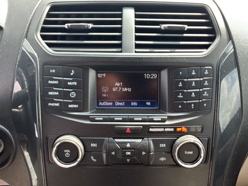Used 2018 Ford Explorer FWD image 22