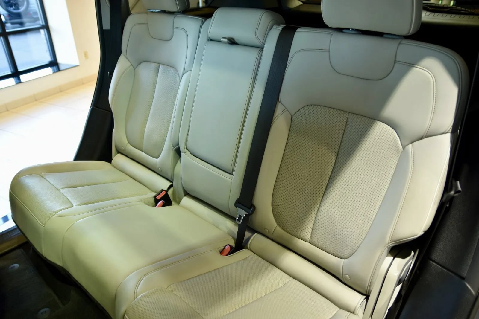 Used 2022 Jeep Grand Cherokee Overland AWD/4WD image 21
