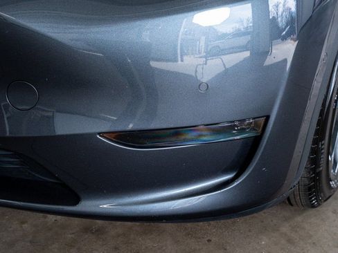 Used 2022 Tesla Model Y Long Range image 14