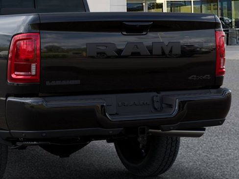 New 2026 RAM 2500 Laramie AWD/4WD image 13