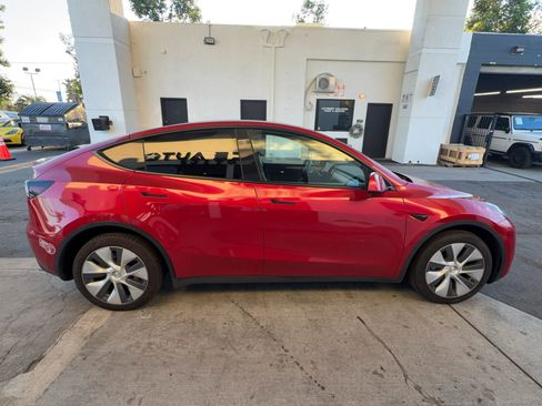 Used 2023 Tesla Model Y Long Range image 7