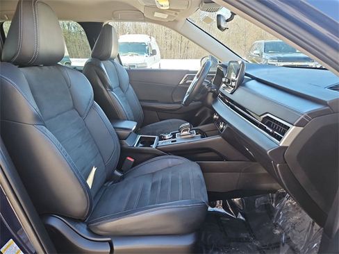 Used 2022 Mitsubishi Outlander SE image 27