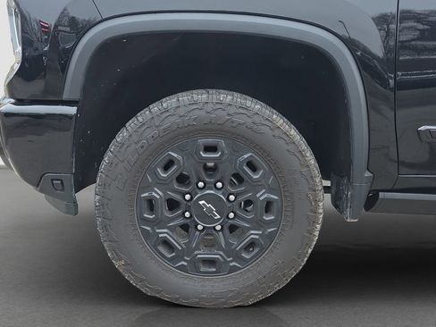 Used 2024 Chevrolet Silverado 3500 High Country w/ High Country Premium Package AWD/4WD image 4