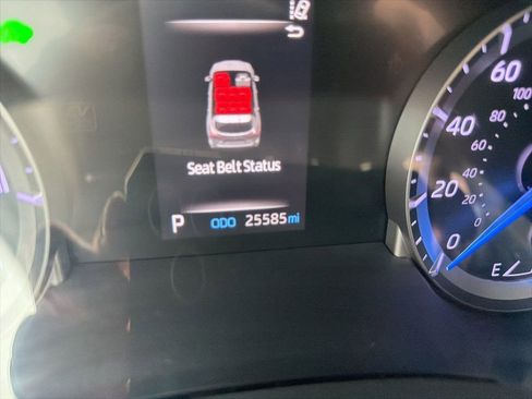 Used 2021 Toyota Highlander LE image 17