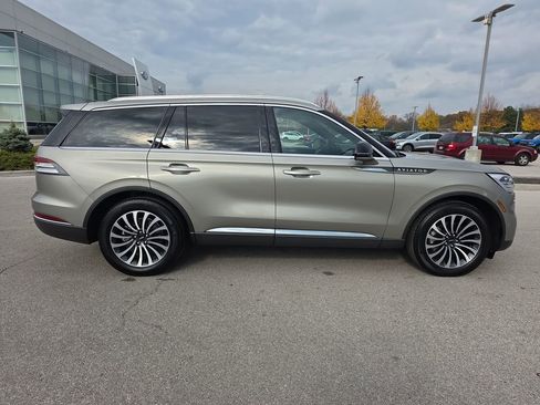 Used 2023 Lincoln Aviator Reserve w/ Equipment Group 201A image 11