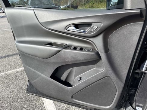 Used 2021 Chevrolet Equinox LT image 17