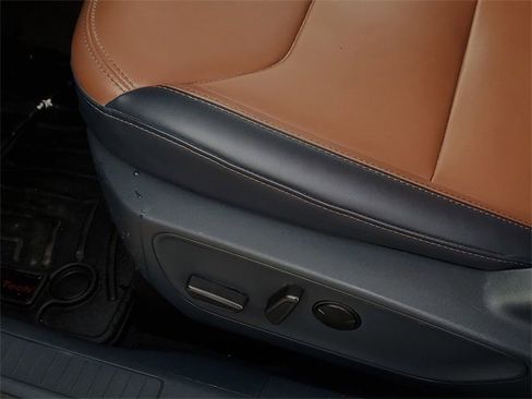 Certified 2022 Ford Maverick Lariat w/ Lariat Luxury Package image 14