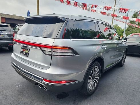 Used 2022 Lincoln Aviator AWD w/ Premium Package image 3