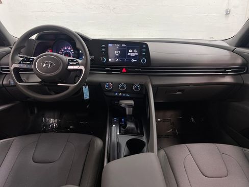 Used 2023 Hyundai Elantra SE w/ Cargo Package FWD image 14