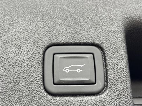 Used 2024 Chevrolet Equinox LT FWD image 29