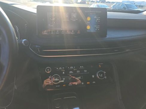 Used 2025 INFINITI QX60 Luxe w/ Vision Package image 11