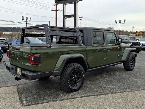 Used 2021 Jeep Gladiator Sport image 7