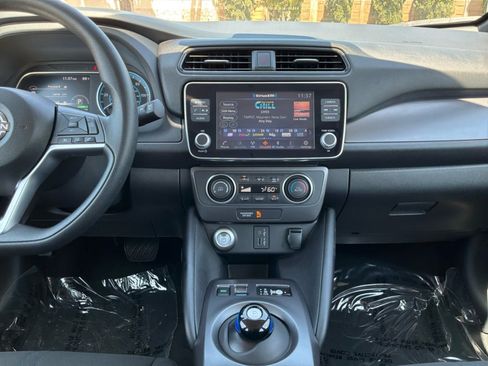 Used 2025 Nissan Leaf S FWD image 15