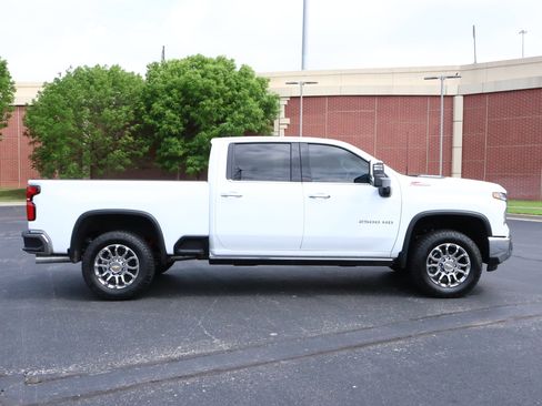 New 2026 Chevrolet Silverado 2500 LTZ w/ LTZ Convenience Package AWD/4WD image 34