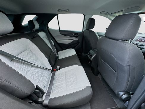 Used 2022 Chevrolet Equinox LS image 18