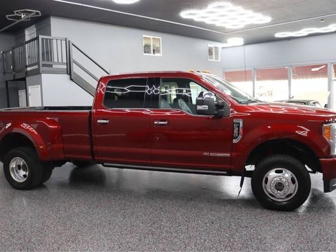 Used 2017 Ford F350 Platinum w/ Platinum Ultimate Package AWD/4WD image 10