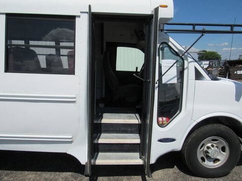 Used 2007 Chevrolet Express 3500 w/ School Bus Package RWD image 12