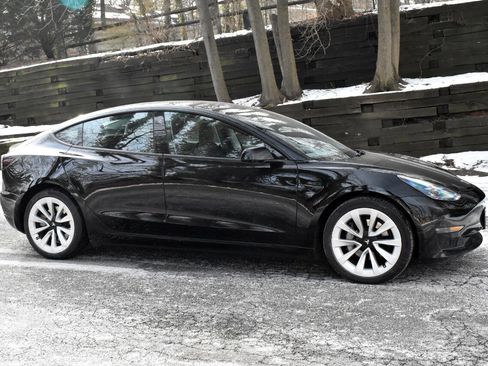 Used 2022 Tesla Model 3 Long Range image 11