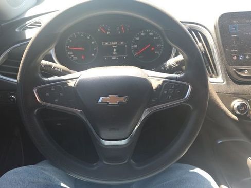 Used 2020 Chevrolet Malibu LT image 33
