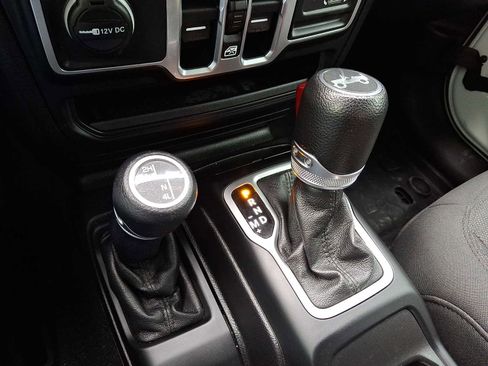 Used 2018 Jeep Wrangler Unlimited Sport S image 14