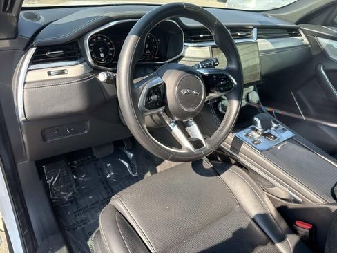 Used 2024 Jaguar F-PACE R-Dynamic S image 17