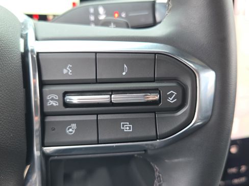 Used 2025 GMC Yukon Elevation image 25