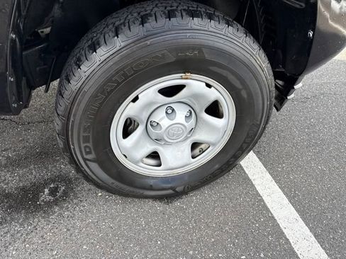 Used 2022 Toyota Tacoma SR image 9