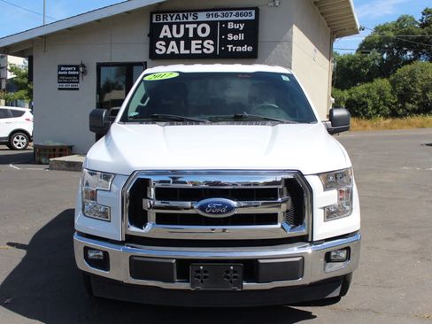 Used 2017 Ford F150 XLT w/ Trailer Tow Package RWD image 2