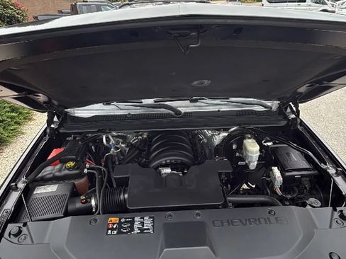 Used 2016 Chevrolet Suburban LS RWD image 36