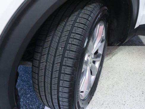 Used 2021 Ford Explorer XLT w/ Equipment Group 202A RWD image 9