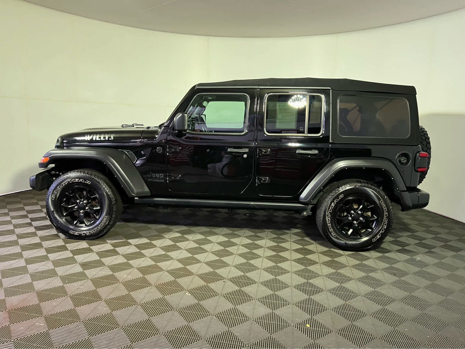Used 2021 Jeep Wrangler Unlimited Sport AWD/4WD image 4