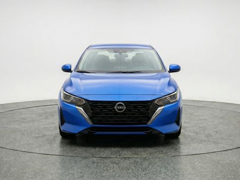 Used 2025 Nissan Sentra SV image 2