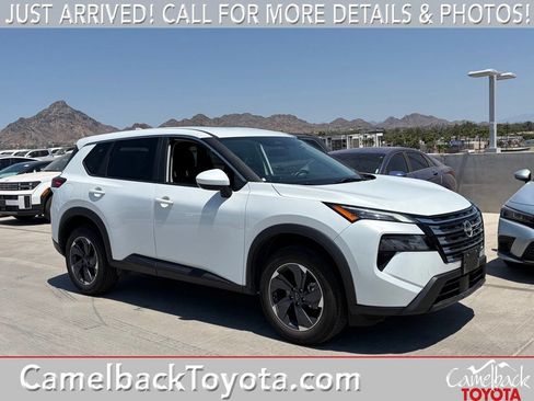 Used 2025 Nissan Rogue SV FWD image 1
