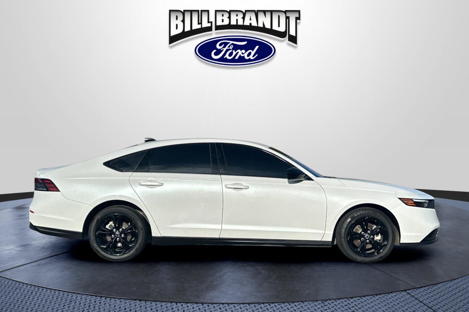 Used 2025 Honda Accord SE image 2