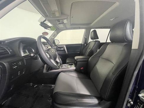 Certified 2018 Toyota 4Runner SR5 Premium AWD/4WD image 9
