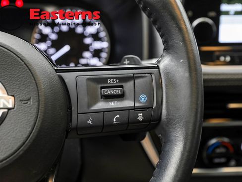 Used 2023 Nissan Rogue SL w/ SL Premium Package image 17