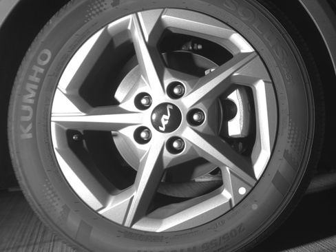 Used 2025 Kia K4 LXS image 13