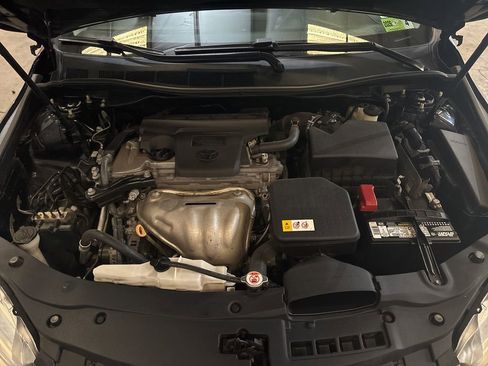 Used 2017 Toyota Camry XLE w/ Moonroof Package image 14